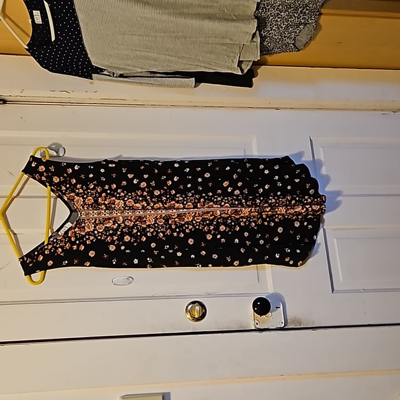 Set of 3 Size S tops 24/7 Maurices 3/4 sleeve and long tank - Picture 4 of 4